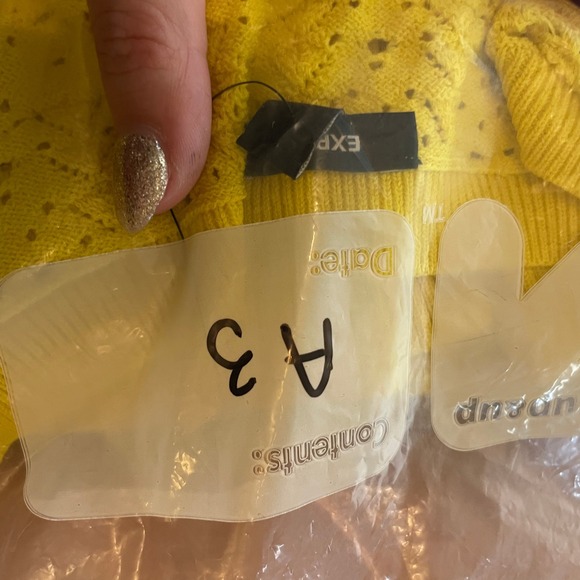 Express Yellow Laser Cut Women's Knit Sleeveless Vest Top - Size XL - Picture 7 of 7